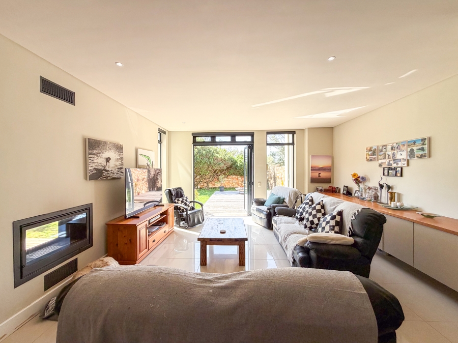 To Let 3 Bedroom Property for Rent in Stonehurst Mountain Estate Western Cape